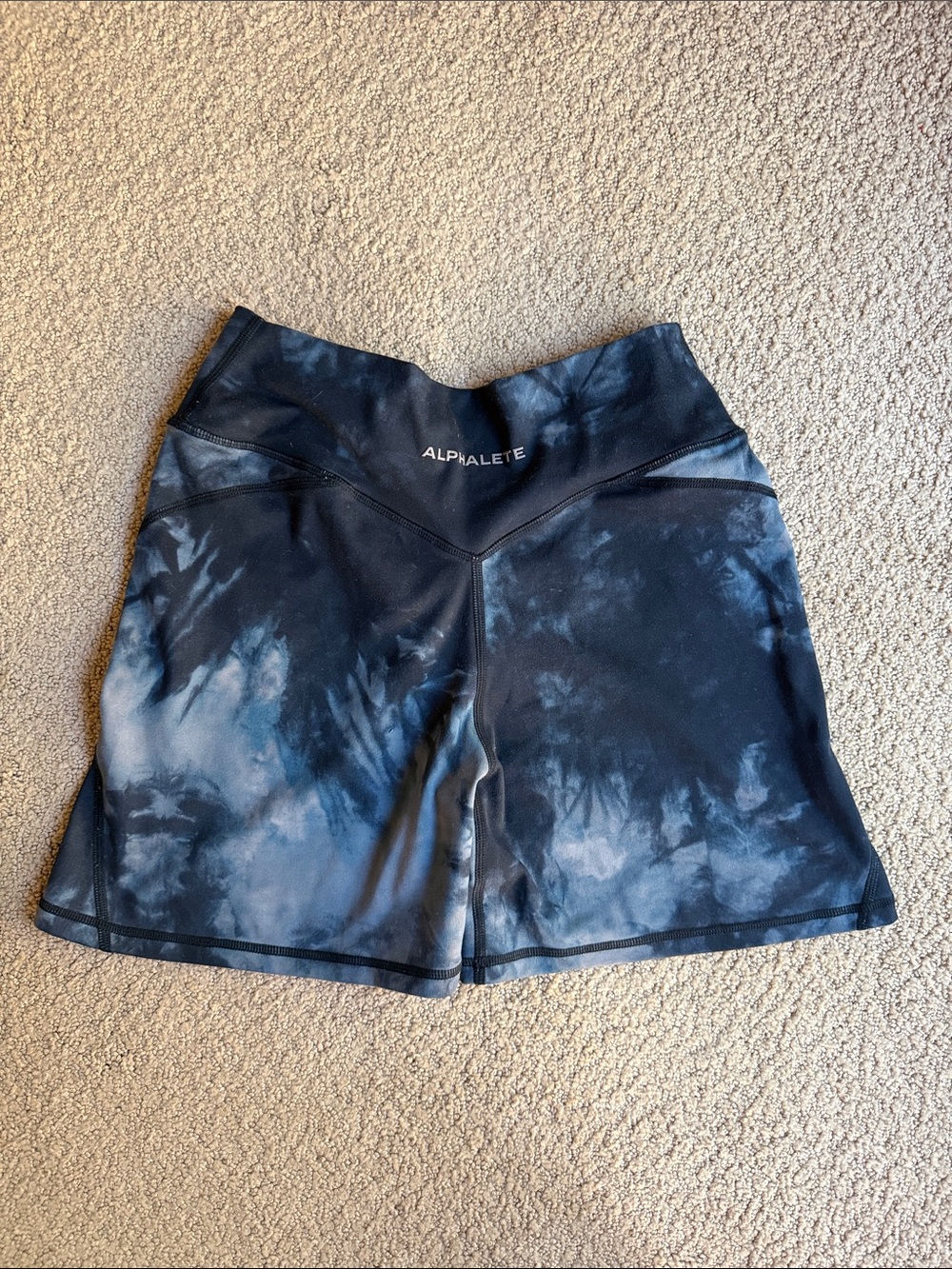 Alphalete Women's surface power short OIL STAIN, size L